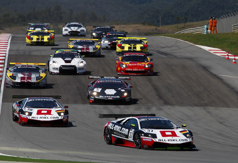 Nissan GT-R Race Scene Picture